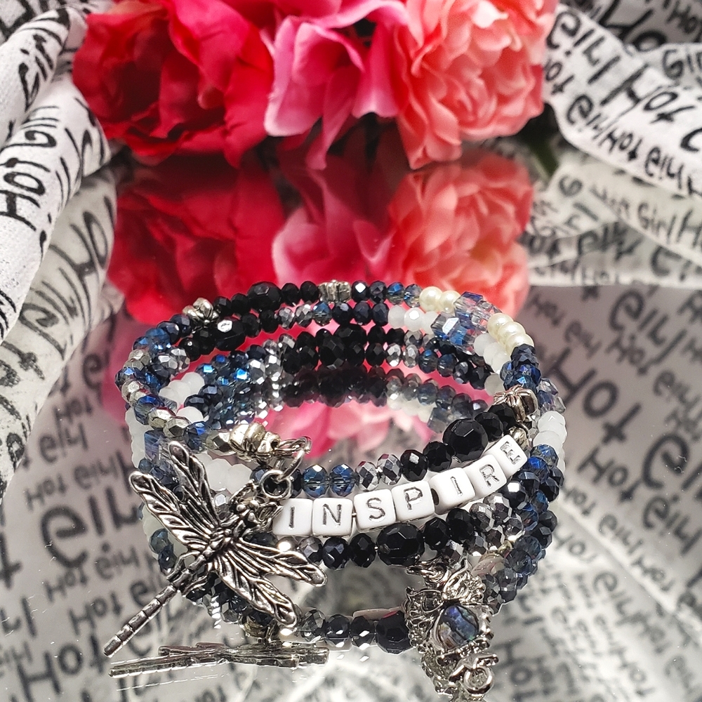 Bracelet blue and black